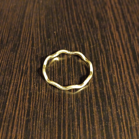 GOLD WAVY RING - Picture 2 of 2